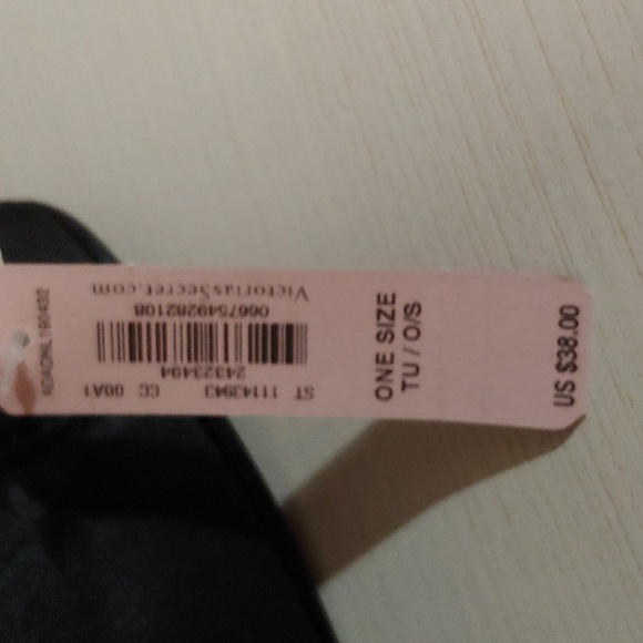 Victoria’s Secret Cosmetic Travel Bag with Studs VS Makeup Bag Makeup Tote 🆕 - Picture 7 of 8